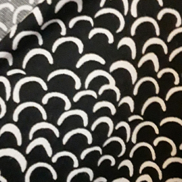 Black/white patterned wrap  dress - Picture 3 of 3